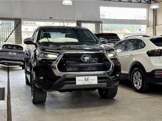 TOYOTA-HILUX-2022