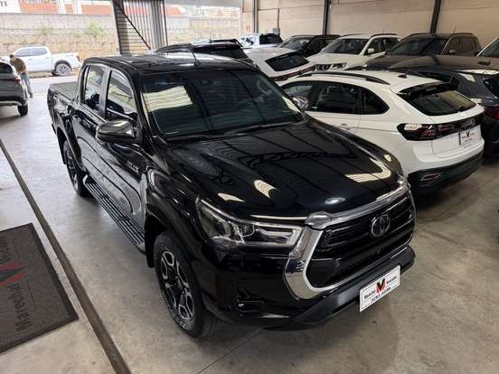 TOYOTA-HILUX-2022