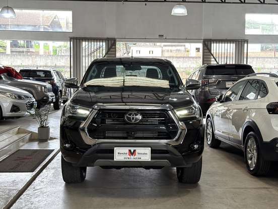 TOYOTA-HILUX-2022