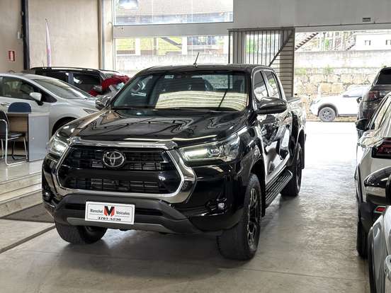 TOYOTA-HILUX-2.8 D-4D TURBO DIESEL CD SRX 4X4 AUTOMÁTICO TOYOTA-HILUX-2022