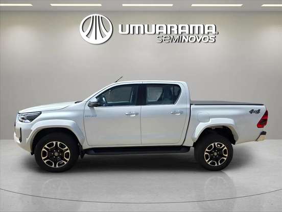 TOYOTA-HILUX-2024