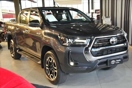 TOYOTA-HILUX-2023