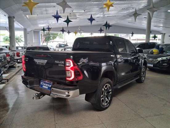 TOYOTA-HILUX-2025