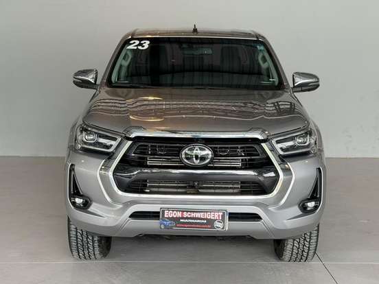 TOYOTA-HILUX-2.8 D-4D TURBO DIESEL CD SRX 4X4 AUTOMÁTICO TOYOTA-HILUX-2023