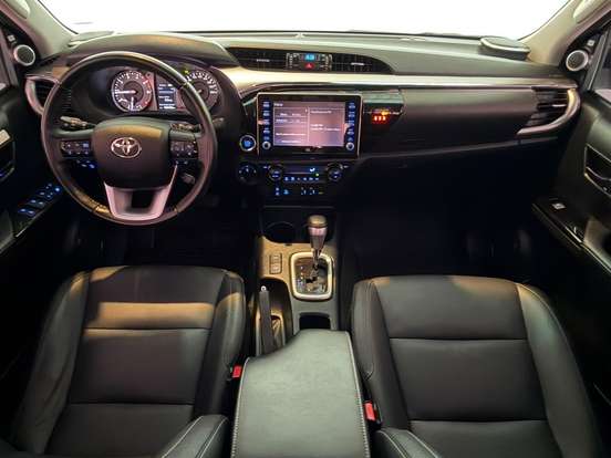 TOYOTA-HILUX-2.8 D-4D TURBO DIESEL CD SRX 4X4 AUTOMÁTICO TOYOTA-HILUX-2023