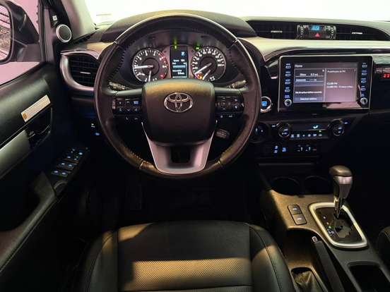 TOYOTA-HILUX-2023