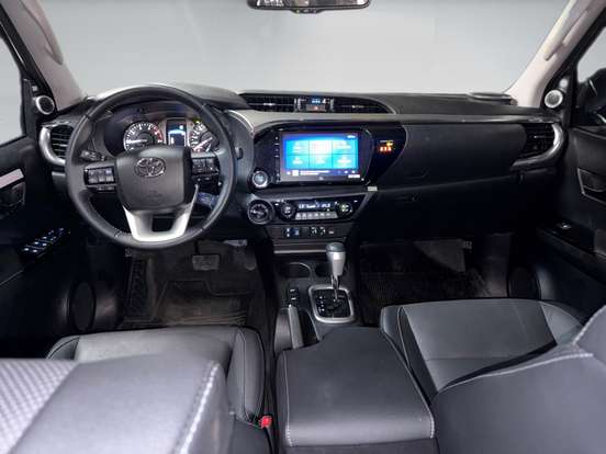 TOYOTA-HILUX-2.8 D-4D TURBO DIESEL CD SRX 4X4 AUTOMÁTICO TOYOTA-HILUX-2026