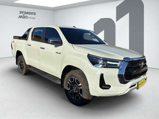 TOYOTA-HILUX-2022