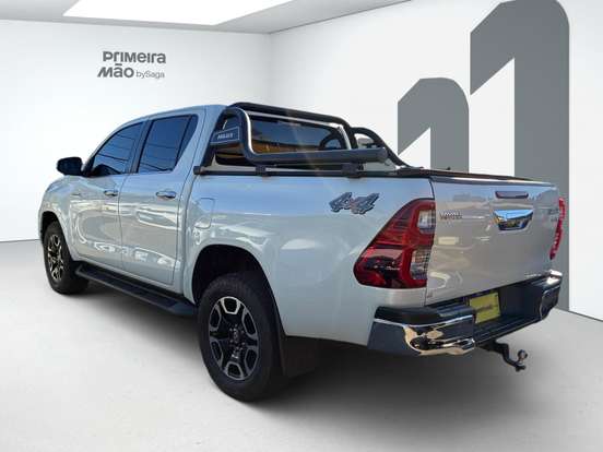 TOYOTA-HILUX-2.8 D-4D TURBO DIESEL CD SRX 4X4 AUTOMÁTICO TOYOTA-HILUX-2022