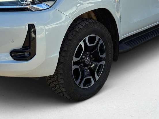TOYOTA-HILUX-2022