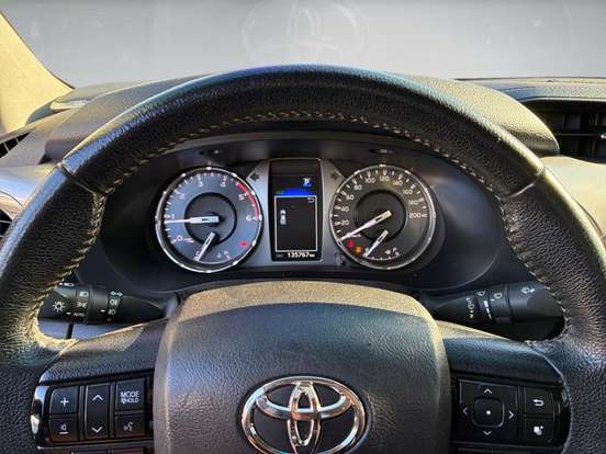 TOYOTA-HILUX-2022