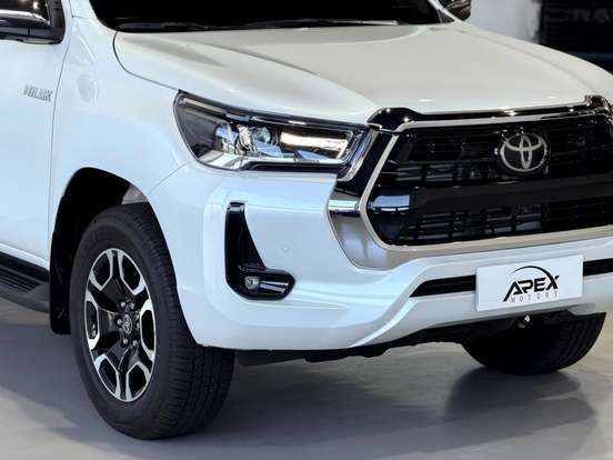 TOYOTA-HILUX-2025