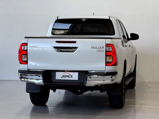 TOYOTA-HILUX-2.8 D-4D TURBO DIESEL CD SRX 4X4 AUTOMÁTICO TOYOTA-HILUX-2025