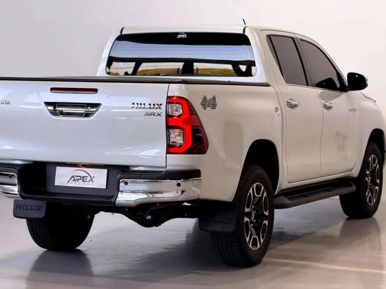 TOYOTA-HILUX-2025