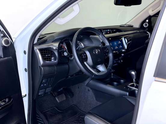 TOYOTA-HILUX-2025