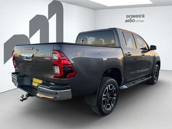 TOYOTA-HILUX-2.8 D-4D TURBO DIESEL CD SRX 4X4 AUTOMÁTICO TOYOTA-HILUX-2025