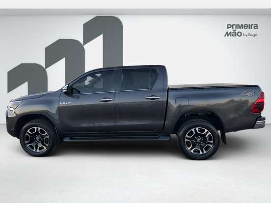 TOYOTA-HILUX-2025