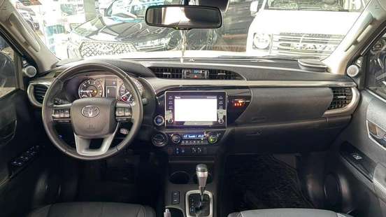 TOYOTA-HILUX-2022