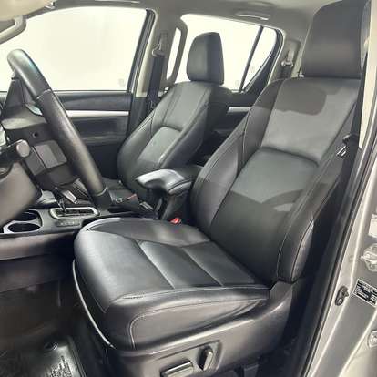 TOYOTA-HILUX-2023