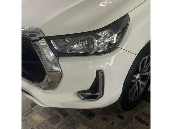 TOYOTA-HILUX-2022