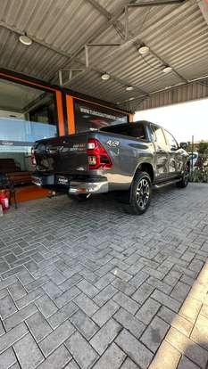 TOYOTA-HILUX-2019