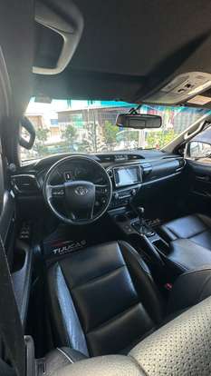 TOYOTA-HILUX-2019