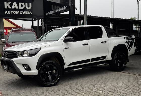 TOYOTA HILUX 2.8 SR 4X4 CD 16V DIESEL 4P AUTOMÁTICO
