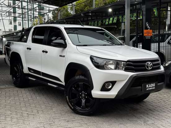 TOYOTA-HILUX-2.8 SR 4X4 CD 16V DIESEL 4P AUTOMÁTICO TOYOTA-HILUX-2018