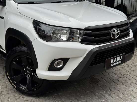 TOYOTA-HILUX-2.8 SR 4X4 CD 16V DIESEL 4P AUTOMÁTICO TOYOTA-HILUX-2018