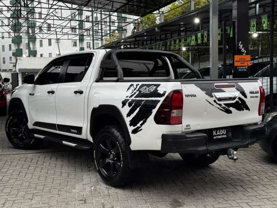 TOYOTA-HILUX-2.8 SR 4X4 CD 16V DIESEL 4P AUTOMÁTICO TOYOTA-HILUX-2018
