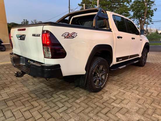 TOYOTA-HILUX-2018