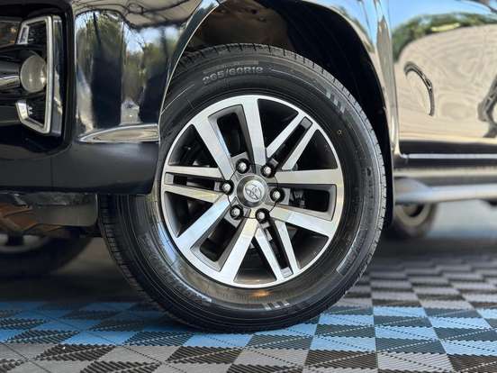 TOYOTA-HILUX-2019