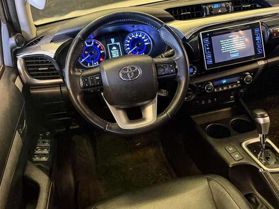 TOYOTA-HILUX-2017