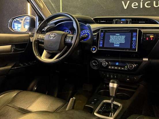TOYOTA-HILUX-2.8 SRX 4X4 CD 16V DIESEL 4P AUTOMÁTICO TOYOTA-HILUX-2017