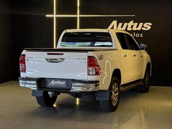 TOYOTA-HILUX-2017