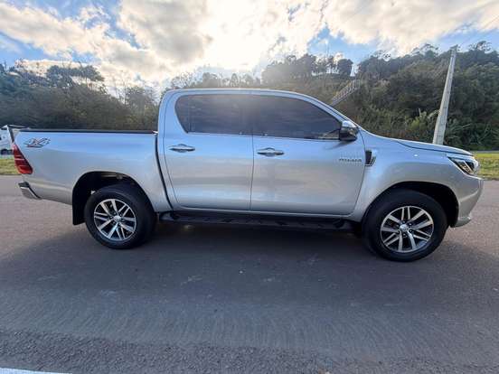 TOYOTA-HILUX-2.8 SRX 4X4 CD 16V DIESEL 4P AUTOMÁTICO TOYOTA-HILUX-2018