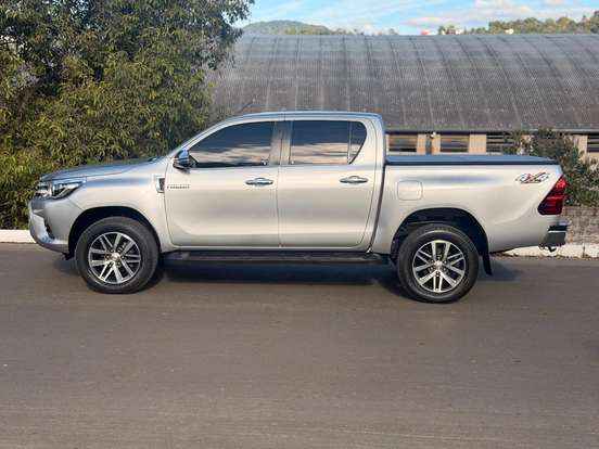TOYOTA-HILUX-2.8 SRX 4X4 CD 16V DIESEL 4P AUTOMÁTICO TOYOTA-HILUX-2018