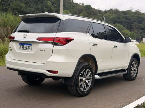 TOYOTA-HILUX-2.8 SRX 4X4 CD 16V DIESEL 4P AUTOMÁTICO TOYOTA-HILUX-2018