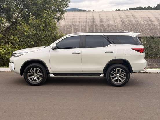 TOYOTA-HILUX-2.8 SRX 4X4 CD 16V DIESEL 4P AUTOMÁTICO TOYOTA-HILUX-2018