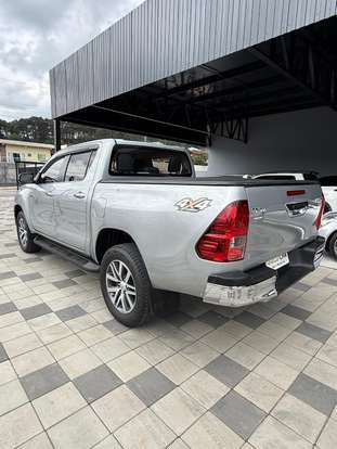 TOYOTA-HILUX-2.8 SRX 4X4 CD 16V DIESEL 4P AUTOMÁTICO TOYOTA-HILUX-2015