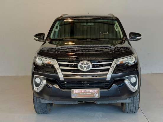 TOYOTA-HILUX-2016
