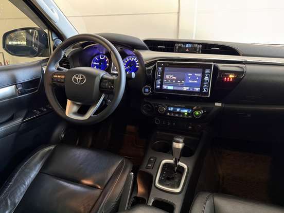 TOYOTA-HILUX-2.8 SRX 4X4 CD 16V DIESEL 4P AUTOMÁTICO TOYOTA-HILUX-2016