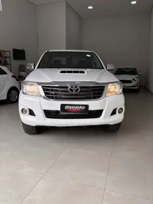 TOYOTA-HILUX-2014
