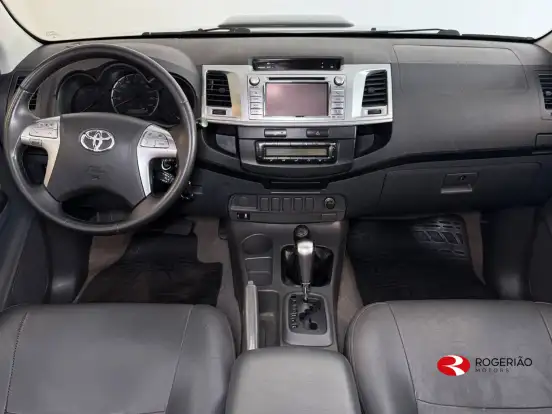 TOYOTA-HILUX-2013