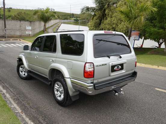 TOYOTA-HILUX-2002