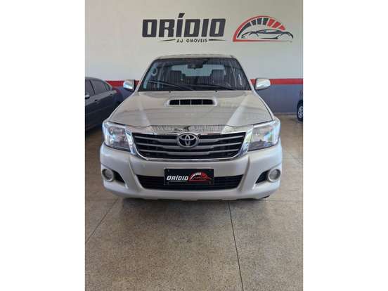 TOYOTA-HILUX-2012
