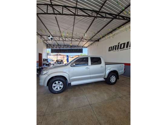 TOYOTA-HILUX-3.0 SRV 4X4 CD 16V TURBO INTERCOOLER DIESEL 4P AUTOMÁTICO TOYOTA-HILUX-2012