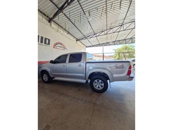TOYOTA-HILUX-2012