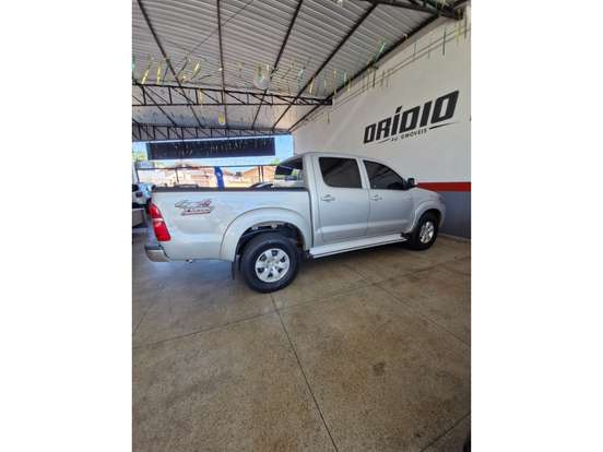 TOYOTA-HILUX-2012