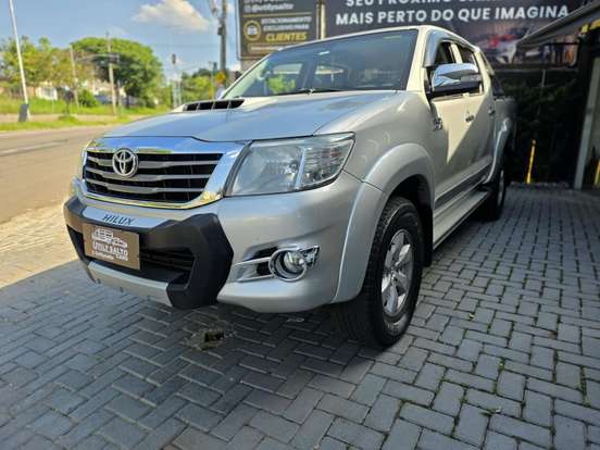 TOYOTA-HILUX-2014